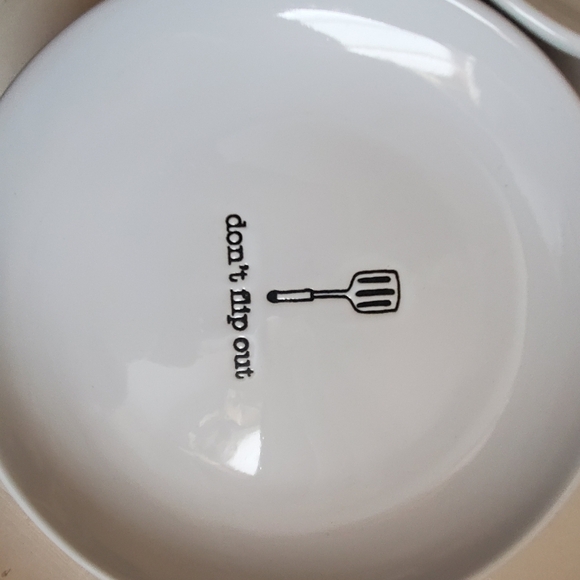 Pier 1  APPETIZER PLATES SET OF 4 NWT. 6IN. - Picture 5 of 9